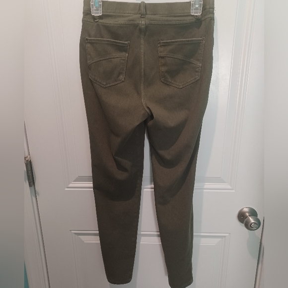 TIME & TRU MEDIUM OLIVE GREEN COTTON JEGGINGS! - Picture 2 of 3